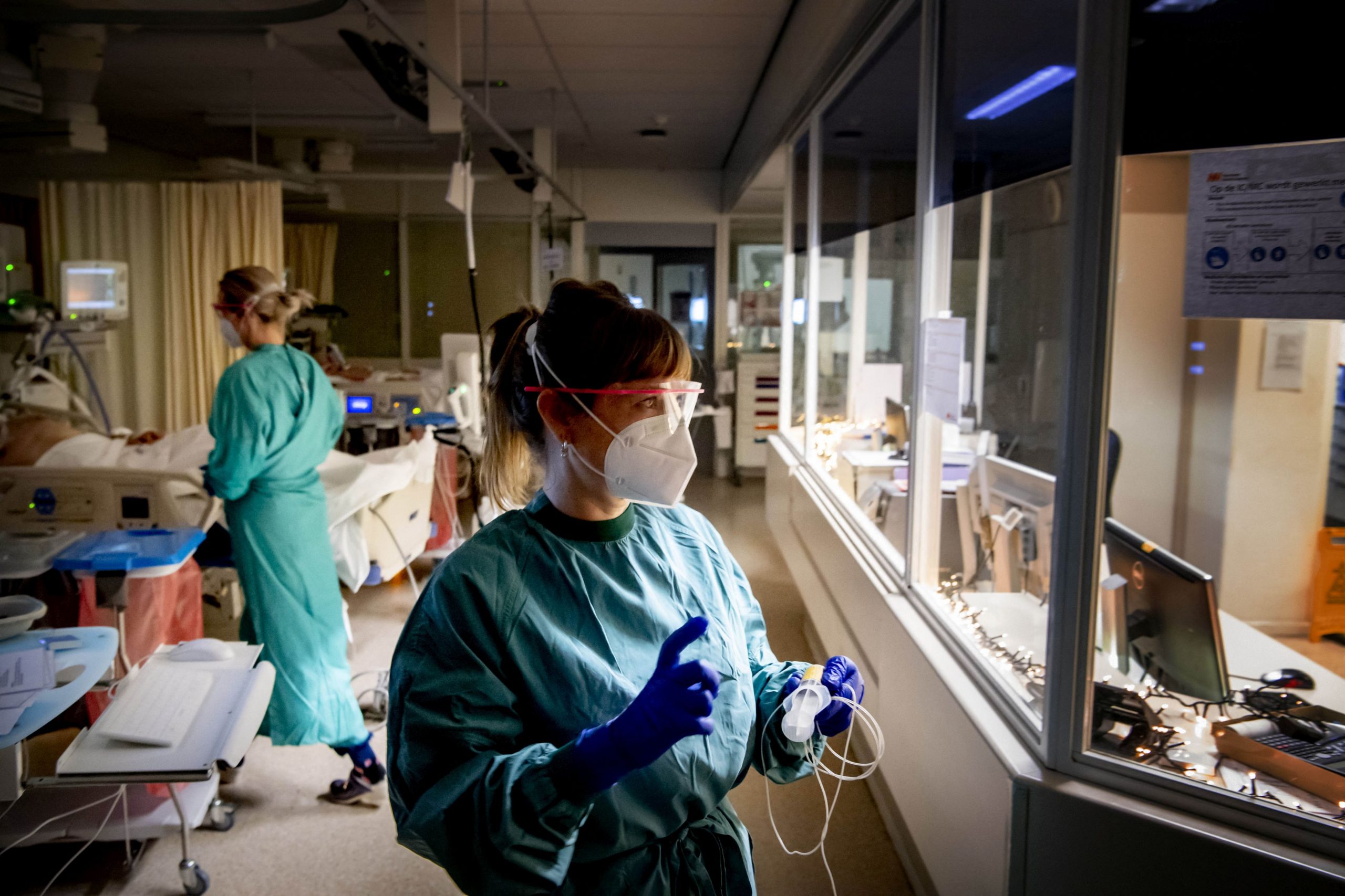 BILANȚUL ZILEI. 3.350 de cazuri noi în ultimele 24 de ore. 1.267 de pacienți la ATI