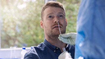 Noul simptom cheie care poate indica infecția cu SARS-CoV-2. Ce spun cercetătorii