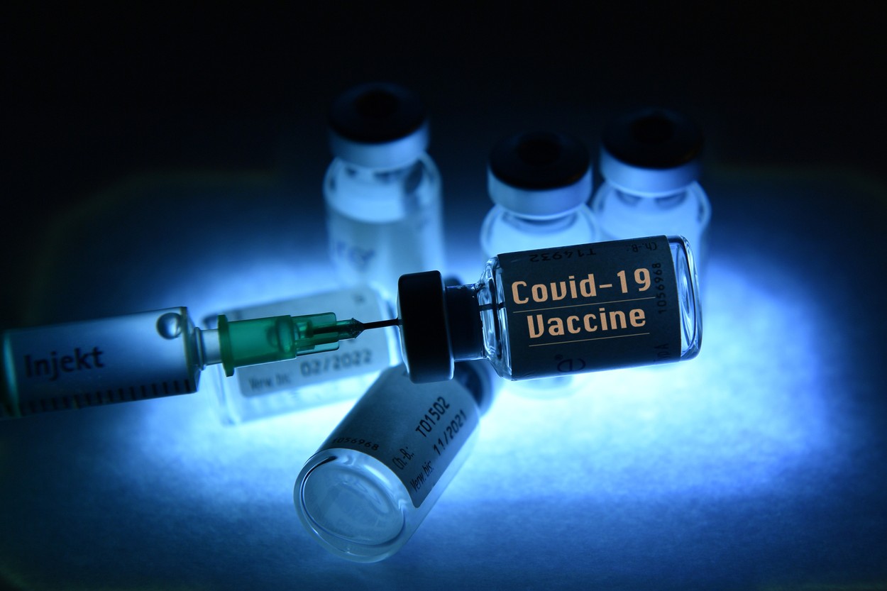 Vaccinul Pfizer-BioNTech: De ce paralizia facială a celor 4 voluntari vaccinați nu reprezintă un motiv de îngrijorare