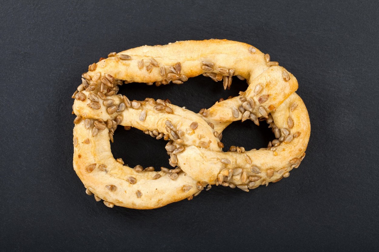 Covrigul, mâncarea sfântă a românilor. Simigeriile sunt cele mai profitabile afaceri în vremuri de criză