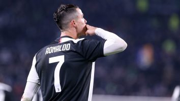 Cristiano Ronaldo a câștigat  Golden Foot 2020. Messi încă visează la premiu