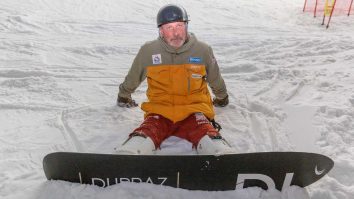 Un snowboarder fără picioare cucerește pârtiile. A salvat de la moarte un alpinist