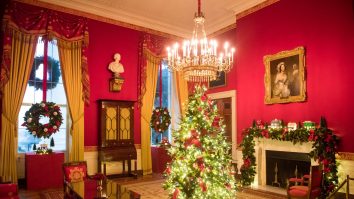 În lipsă de creativitate sau timp, apelăm la decoratori profesioniști. Cât costă să ne împodobim casa de Crăciun