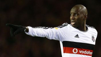 Demba Ba, considerat rasist după o postare pe Twitter: „Bine ați venit în Occident, unde albul se crede atât de superior încât rasismul și nebunia devin banale”