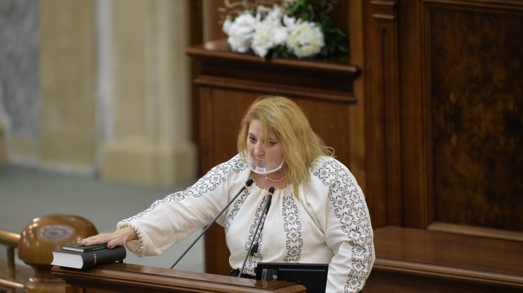 George Simion, despre adeverinţa Dianei Șoșoacă pentru a nu purta mască: ”O trimitem la alt medic”