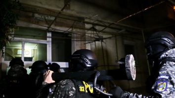 Contrabandă și producere ilegală de țigări. DIICOT a făcut 40 de percheziții