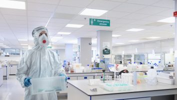 Ajutor privat pentru vaccinare. Companiile mari cumpără congelatoare ca să poată stoca vaccinuri