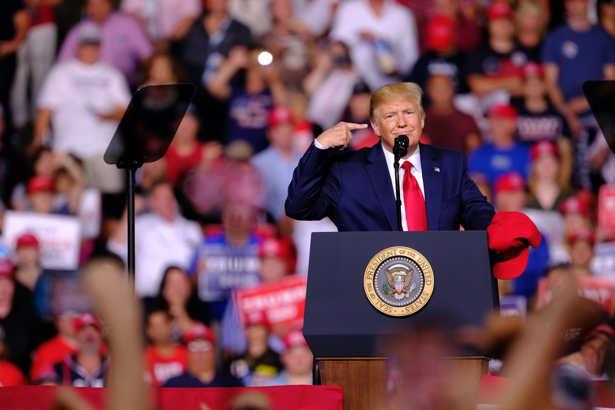 Ultima noapte la Casa Albă, prima zi de campanie. Donald Trump vrea să candideze şi în 2024