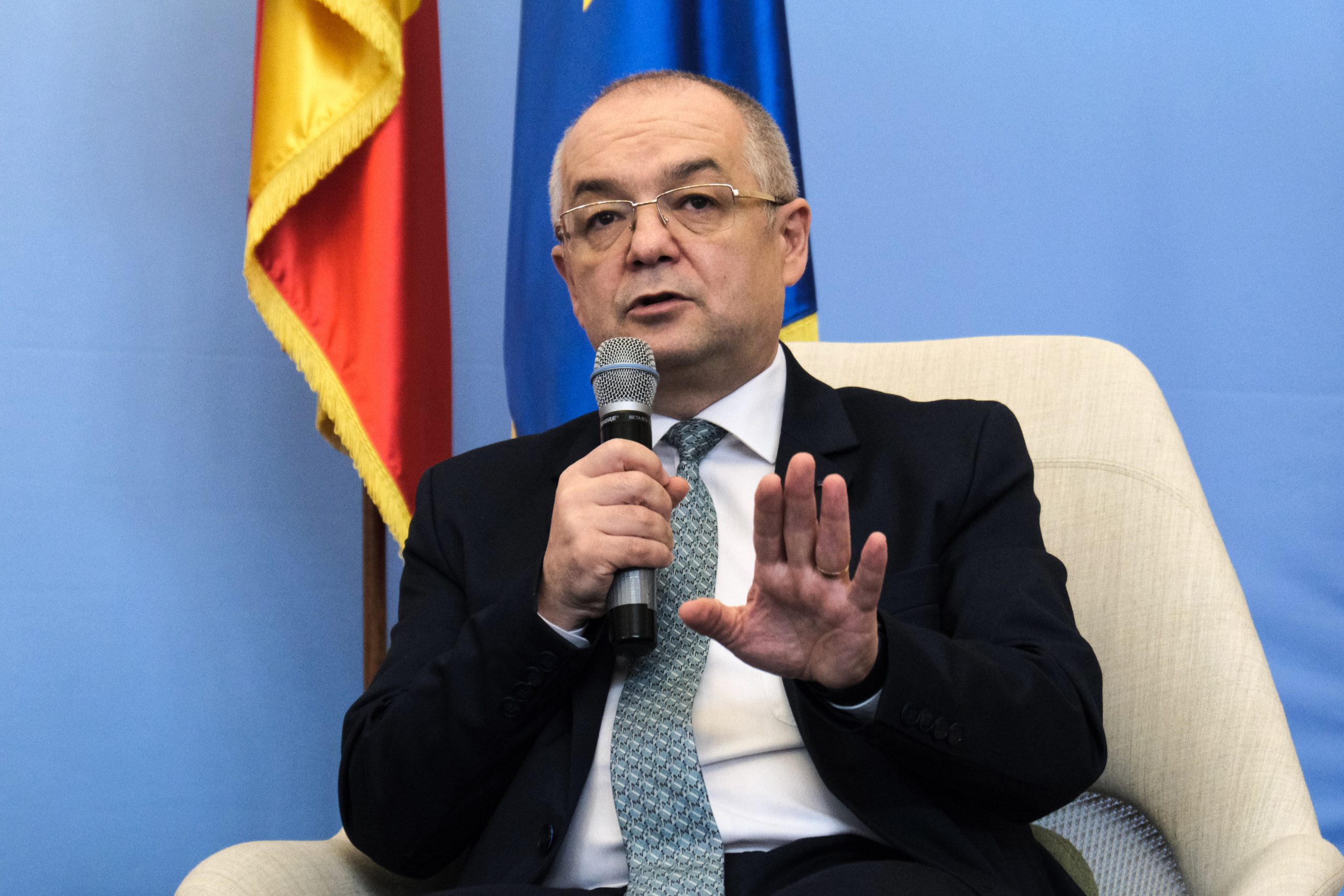 Guvernul Cîţu, criticat după ordonanţa de urgenţă. Emil Boc: Practicile nesănătoase ale guvernelor anterioare au fost însușite rapid