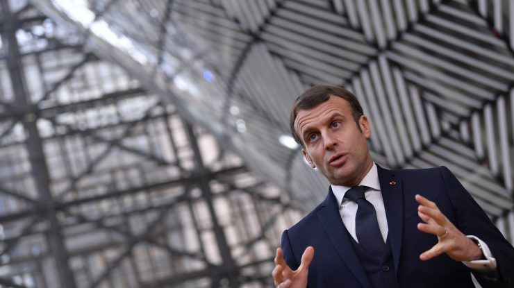 Macron cere vigilenţă sporită din cauza mutaţiei virusului: „Situația evidențiază agresivitatea virusului“