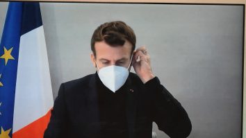 Emmanuel Macron își serbează ziua de naștere în izolare. Mesajul președintelui de la Versailles