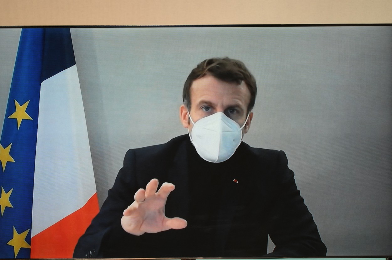 Pe Emmanuel Macron nici COVID-19 nu-l ține departe de atribuții. A participat la prima videoconferință după ce a fost testat pozitiv cu coronavirus