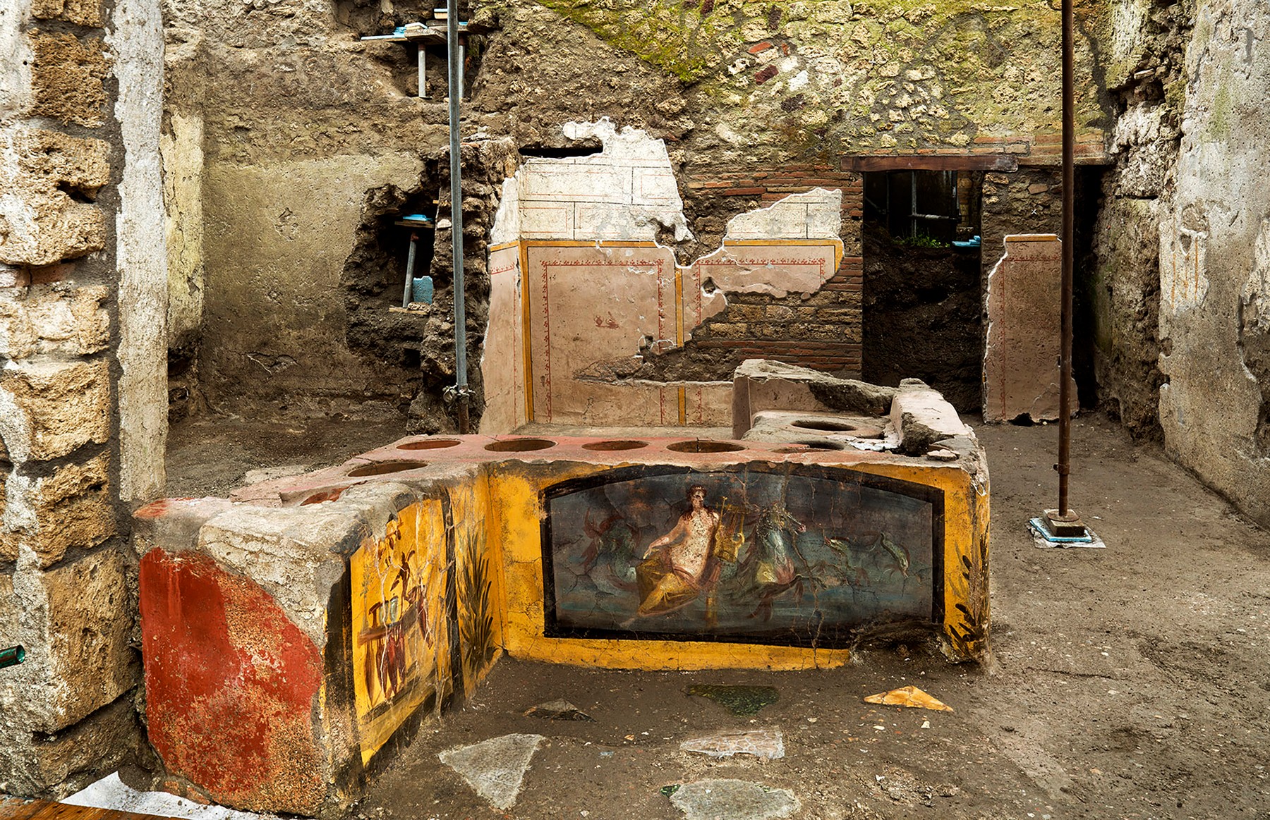 Italienii au descoperit ruina unui „fast-food” antic în Pompei