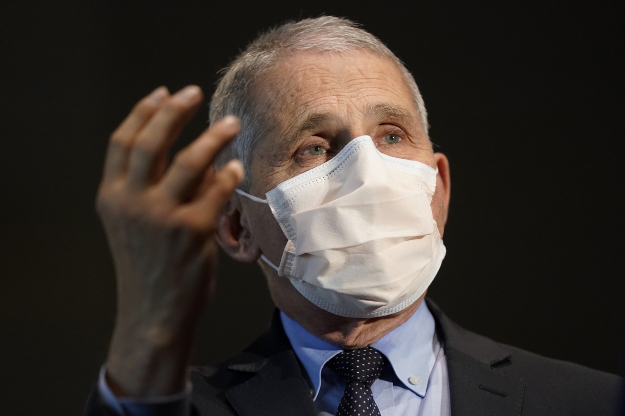 Anthony Fauci spune că a avut puține efecte adverse după ce a primit vaccinul Moderna. Ce a resimțit medicul