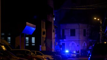 O femeie de 27 de ani a fost dusă la audieri, în cazul bebelușului găsit într-o pungă