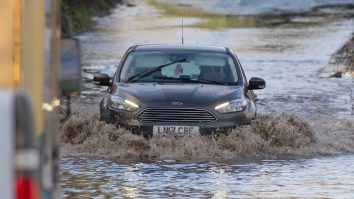 Atenționare de călătorie pentru românii din Marea Britanie, din cauza furtunii Bella