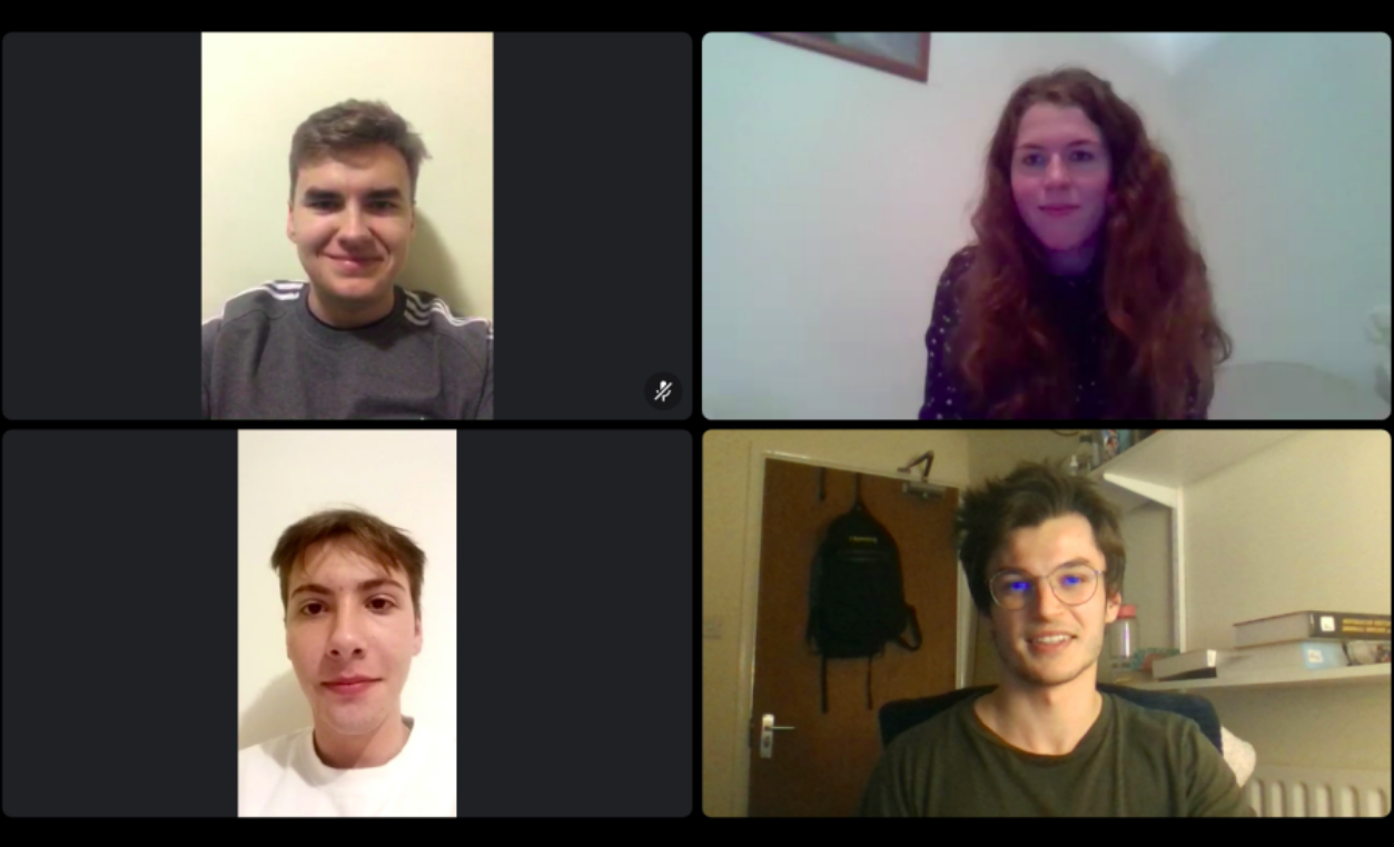 Trei elevi din Gura Humorului au inventat un robot autonom care strânge deșeurile medicale