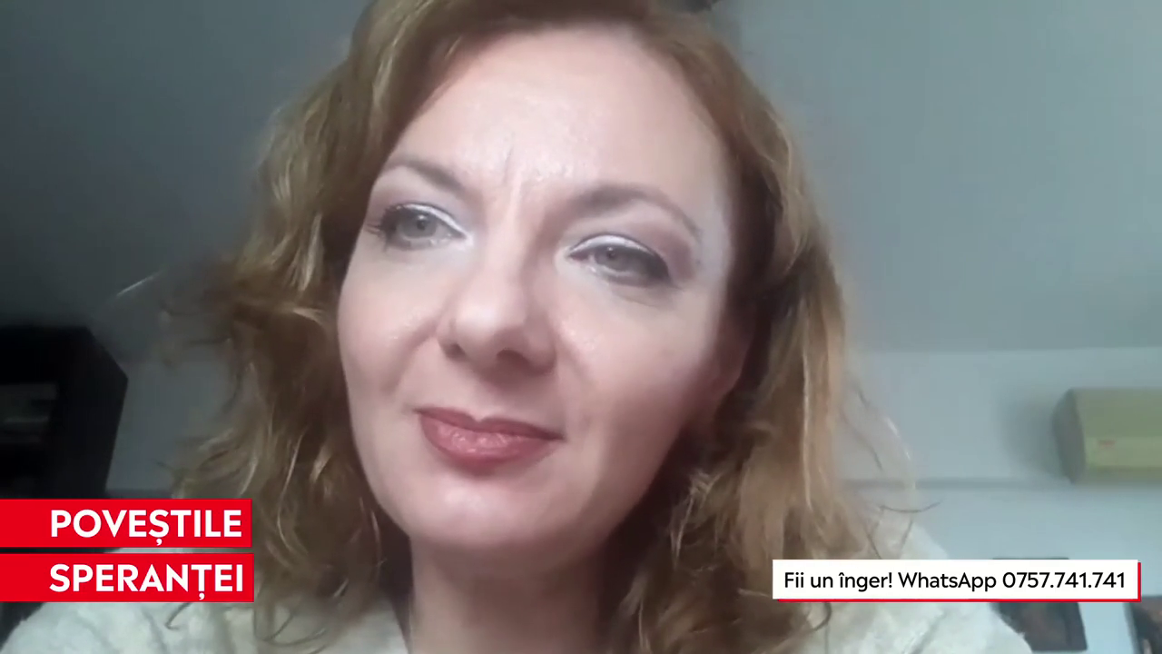 O actriță de la Teatrul Național Iași înveselește copiii în fiecare seară și le citește povești pe Social Media