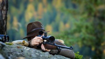 Scandal în Portugalia. Peste 500 de cerbi și mistreți uciși de vânători spanioli. Imaginile șocante au fost publicate pe internet