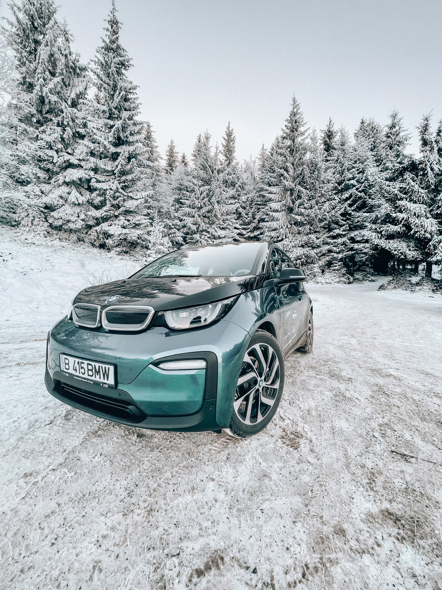 Mașinile electrice accelerează pe piața din România în timp de pandemie. Cu cât au crescut vânzările