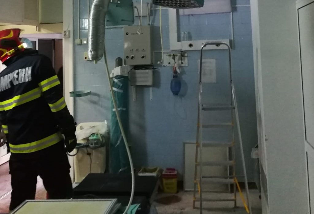 Un incendiu a izbucnit în blocul operator al Institutului de Urologie Cluj. Un pacient era în operație