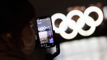 Inelele olimpice s-au întors în Golful Tokyo. Vor fi luminate în fiecare noapte