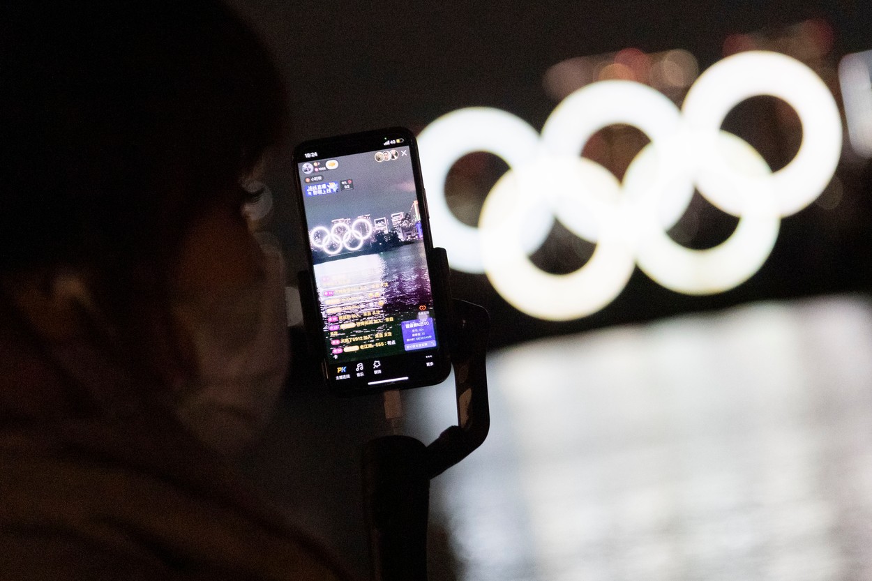 Inelele olimpice s-au întors în Golful Tokyo. Vor fi luminate în fiecare noapte