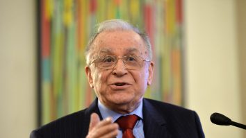 Ion Iliescu a demisionat din fruntea Institutului Revoluţiei. Gelu Voican Voiculescu, dat afară de noua conducere interimară