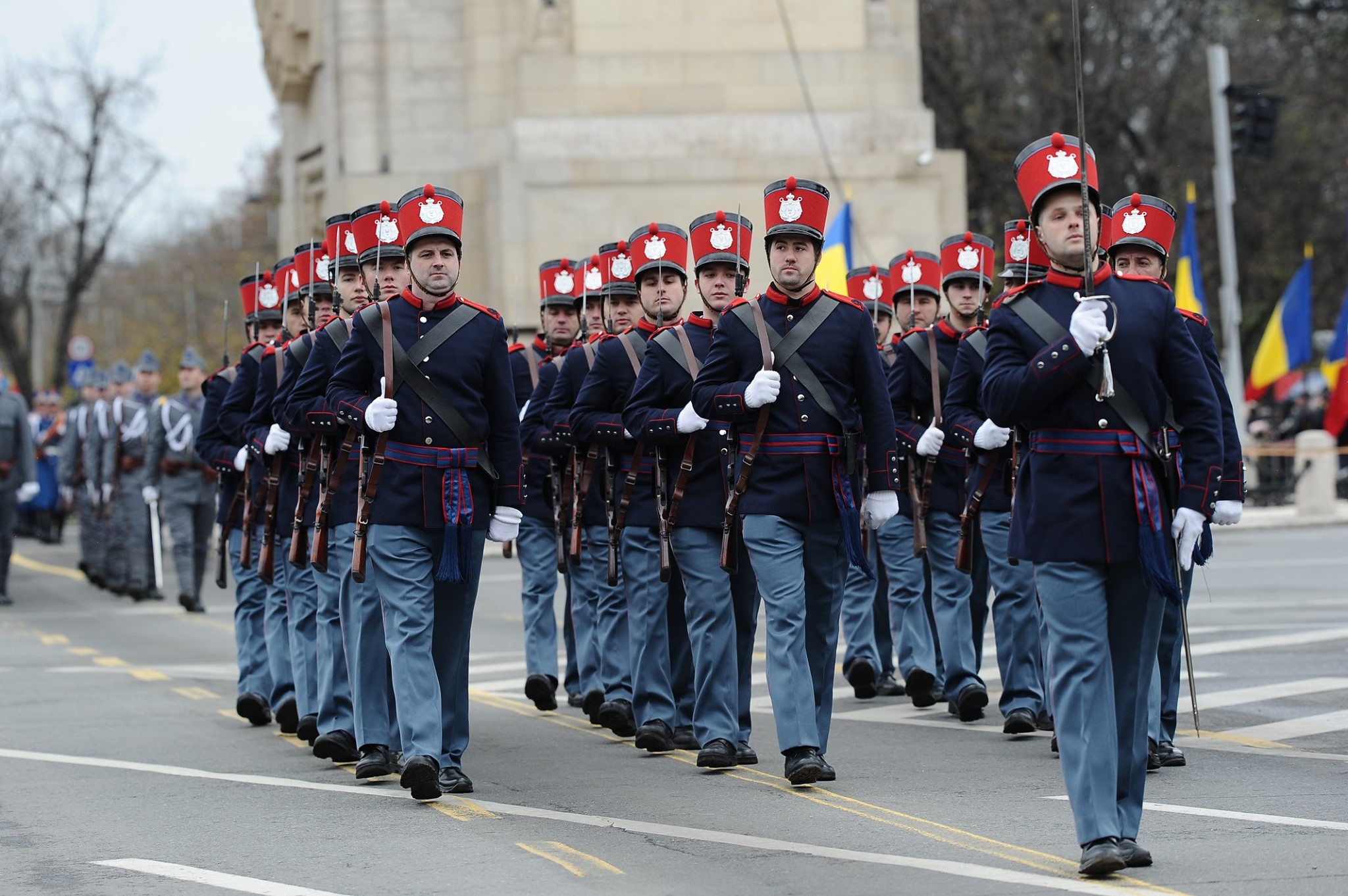 Incident în timpul paradei de 1 Decembrie. Două persoane au încercat să forțeze filtrul jandarmilor