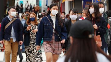 Vaccin gratuit pentru cei 126 de milioane de rezidenți din Japonia. Țara se află în „alertă maximă”