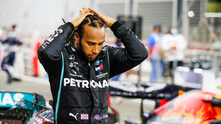 Fostul șef Formula 1 acuză că Lewis Hamilton este folosit de mișcarea BLM pentru bani