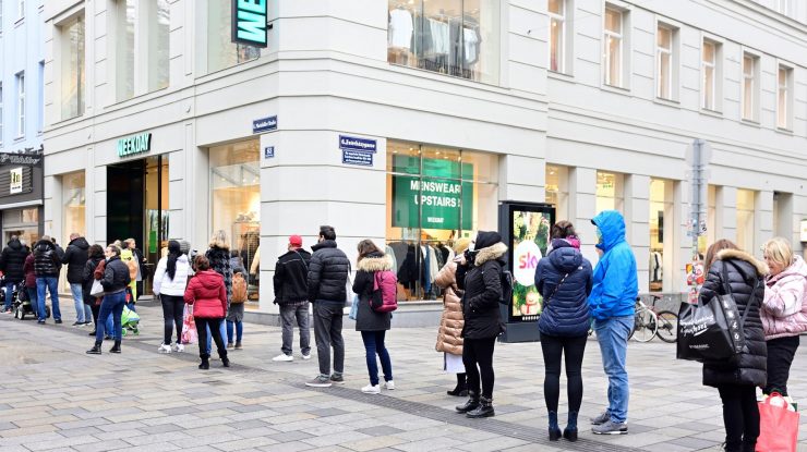 Austria intră în al treilea lockdown și oferă teste gratuite întregii populații. Mai puține restricții pentru cei care se testează