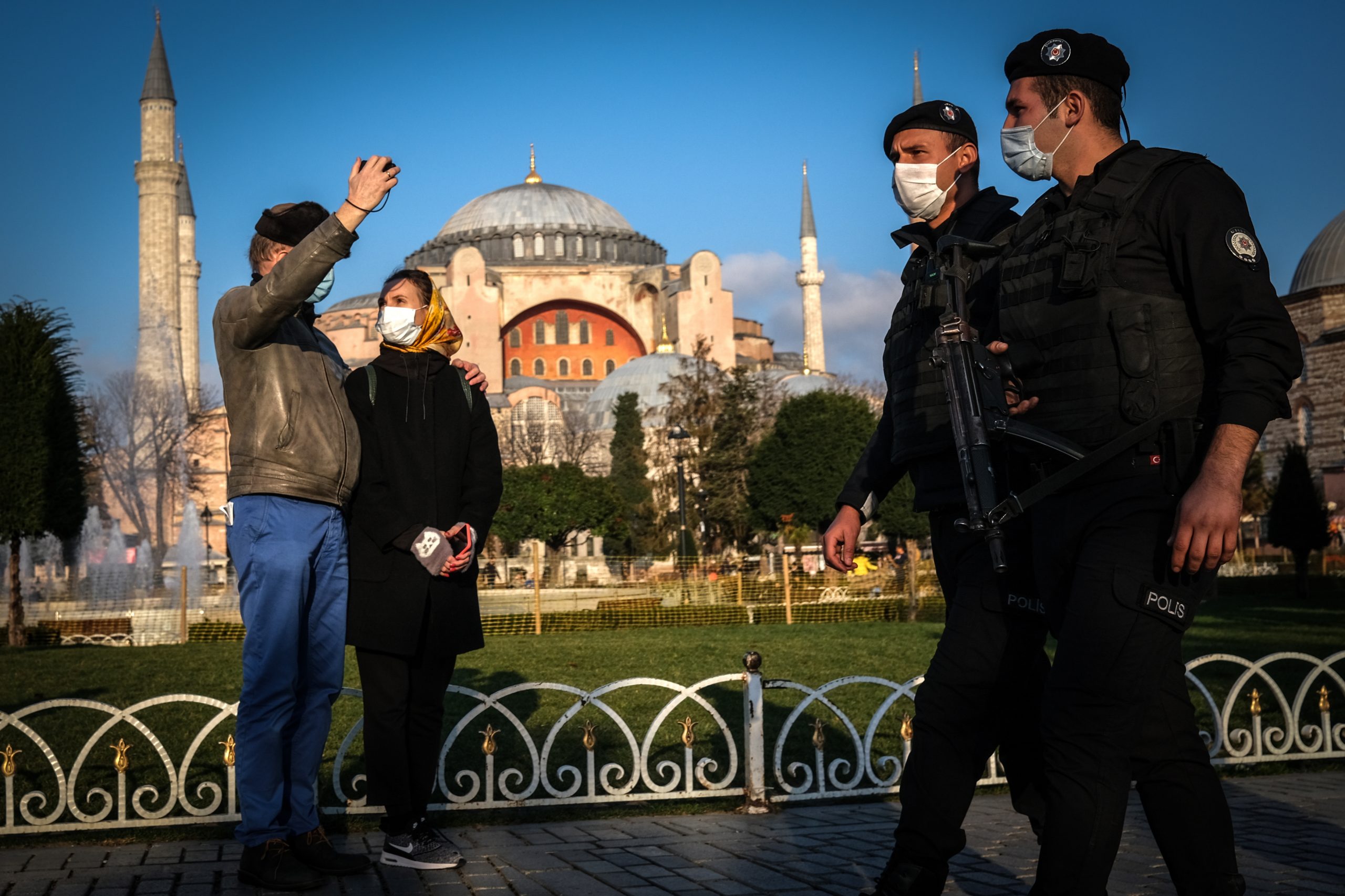 Orașul care intră în carantină, dar rămâne deschis pentru turiști