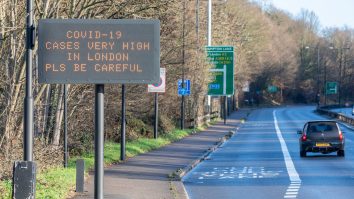 Restricțiile pentru intrarea în UK, amânate pentru câteva zile. Precizări MAE privind testarea COVID-19