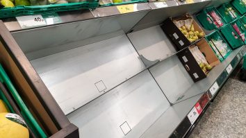 Românii din Londra, singuri de sărbători, în criză alimentară: „În supermarketuri nu există legume, fructe proaspete, carne sau pește“