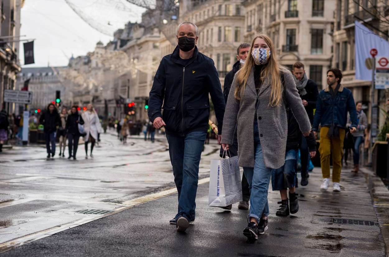 Londra a intrat în carantină strictă. Boris Johnson: Noua tulpină de coronavirus este cu 70% mai transmisibilă