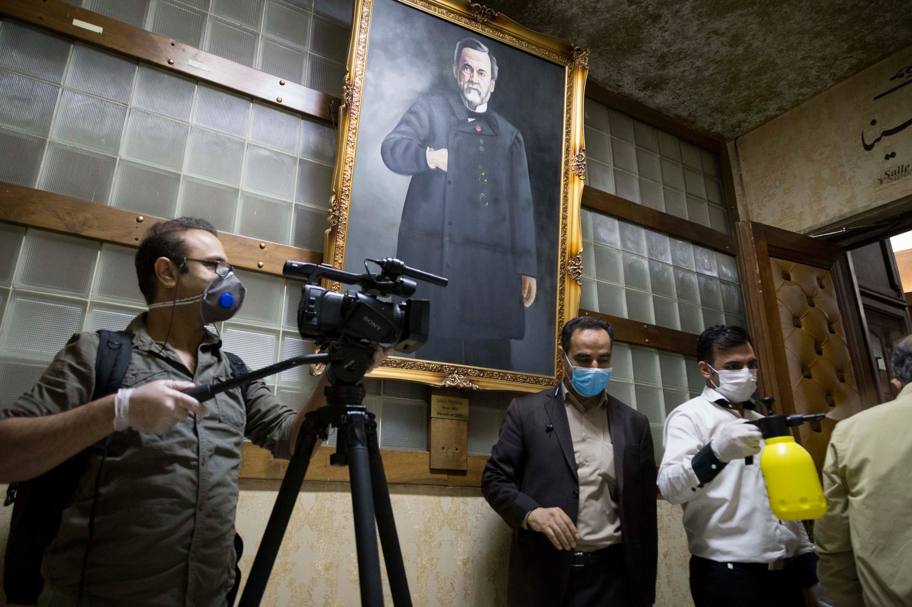 Louis Pasteur – omul care a inventat primele vaccinuri pentru rabie și antrax, aniversat chiar în prima zi de vaccinare