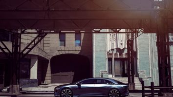 700 de milioane de dolari și doar un an. De atât a fost nevoie pentru construirea unei fabrici ultra-moderne