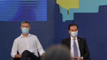 Cine cu cine a mai bătut palma pe sub masă, pentru a ajunge la guvernare. Cum ar putea arăta noul Executiv