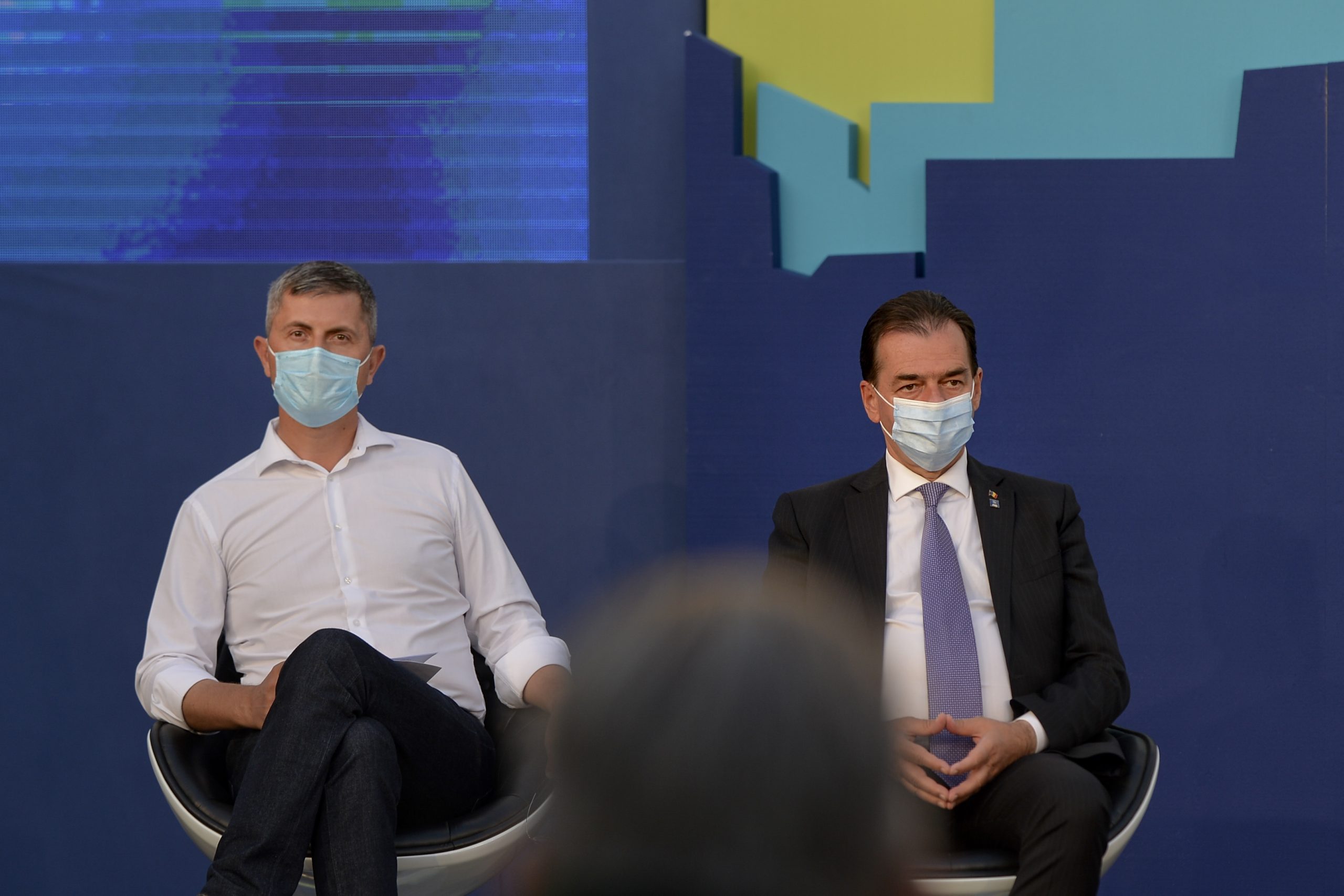 Cine cu cine a mai bătut palma pe sub masă, pentru a ajunge la guvernare. Cum ar putea arăta noul Executiv