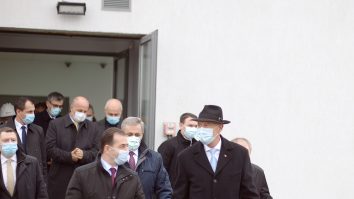 Joc de bilețele între Orban și Iohannis. Cum s-a ajuns la propunerea lui Cîțu în funcția de premier