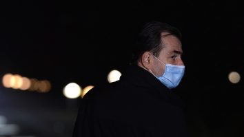 „Cine a plătit pentru tot protocolul de la Vila Lac?“, una dintre cele trei întrebări la care Guvernul nu răspunde