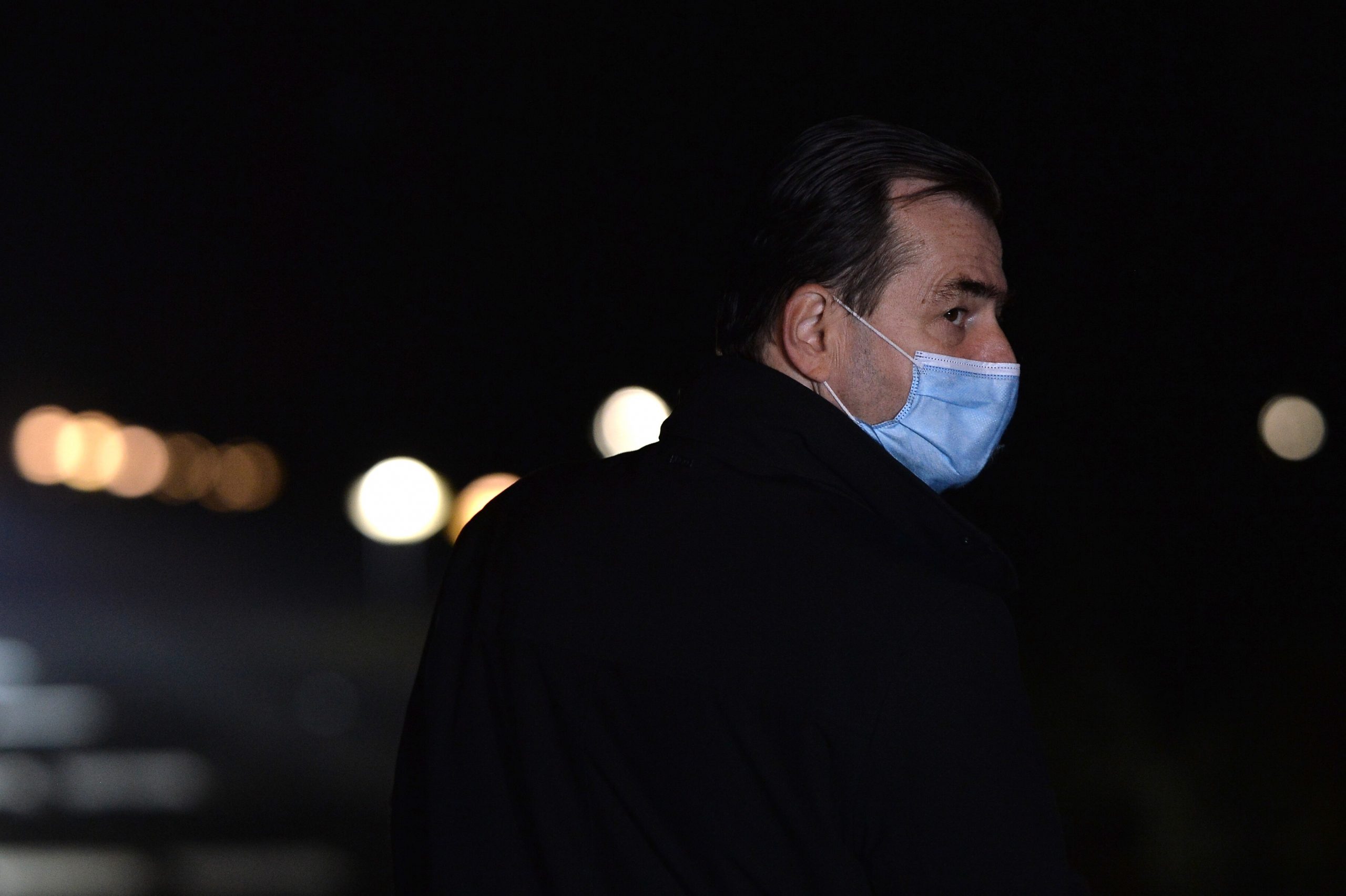 „Cine a plătit pentru tot protocolul de la Vila Lac?“, una dintre cele trei întrebări la care Guvernul nu răspunde