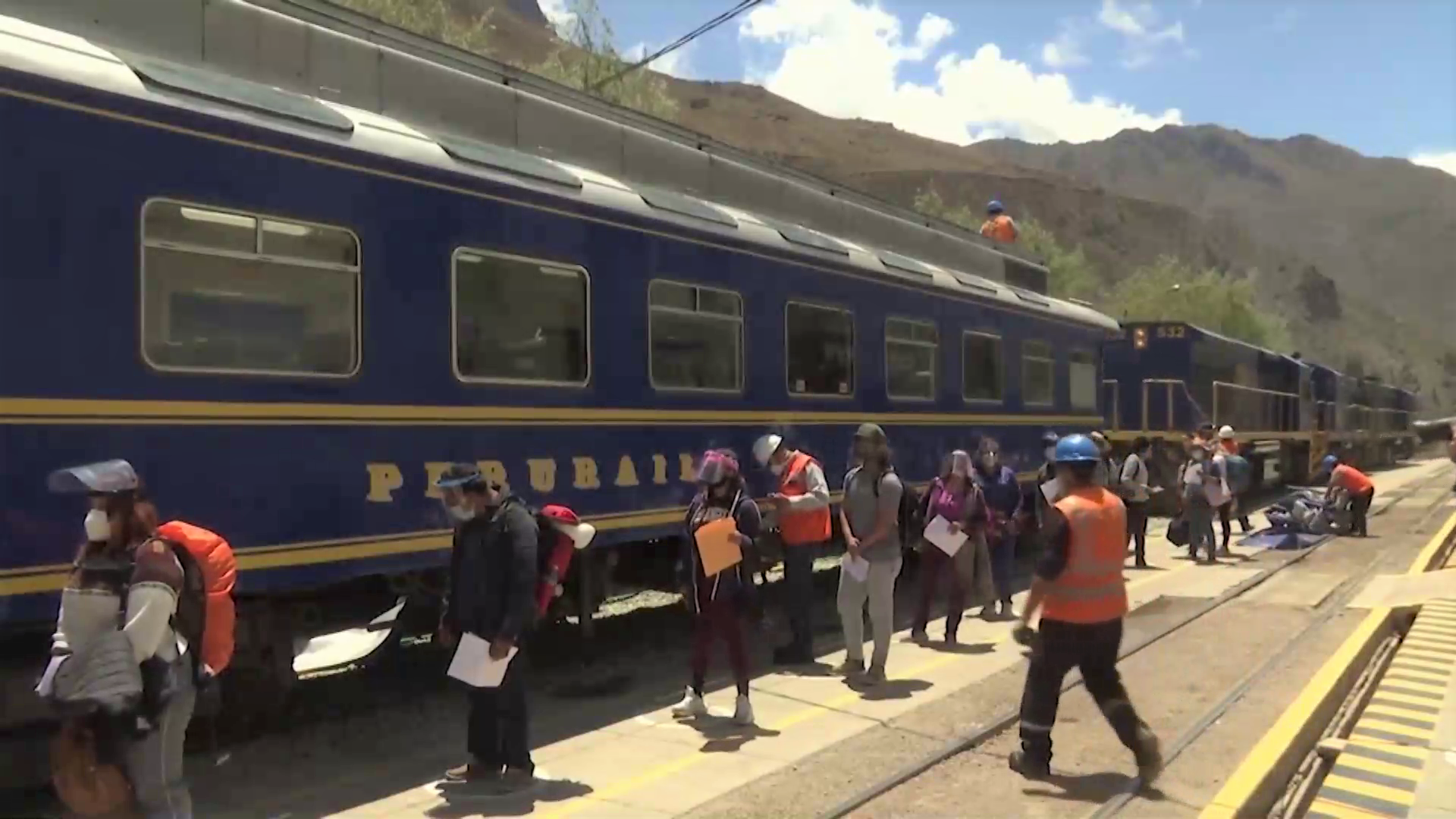Protestatarii au blocat singura linie de tren către Machu Picchu. Nemulțumirile localnicilor