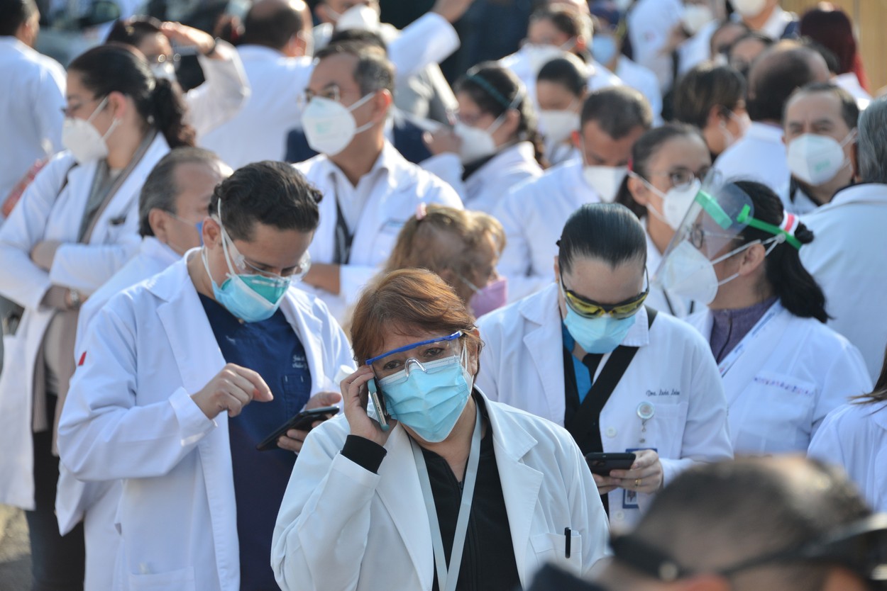 Câte cadre medicale a vaccinat România în două zile? Care este situația în alte state europene