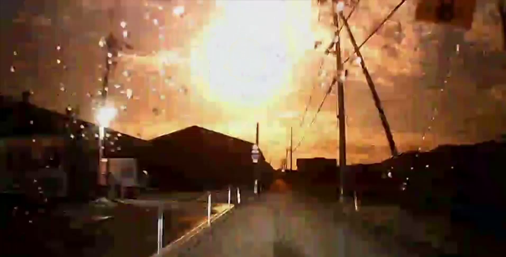 Imagini rare cu un meteorit pe cerul Japoniei. S-a dezintegrat înainte de ajunge la sol. VIDEO