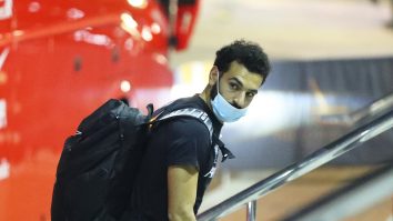 „Religia păcii” lovește din nou: Mo Salah, criticat dur de musulmani pentru o poză de Crăciun