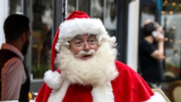 Țara care a decis că Moș Crăciun este „lucrător esențial” și nu e afectat de restricțiile de călătorie