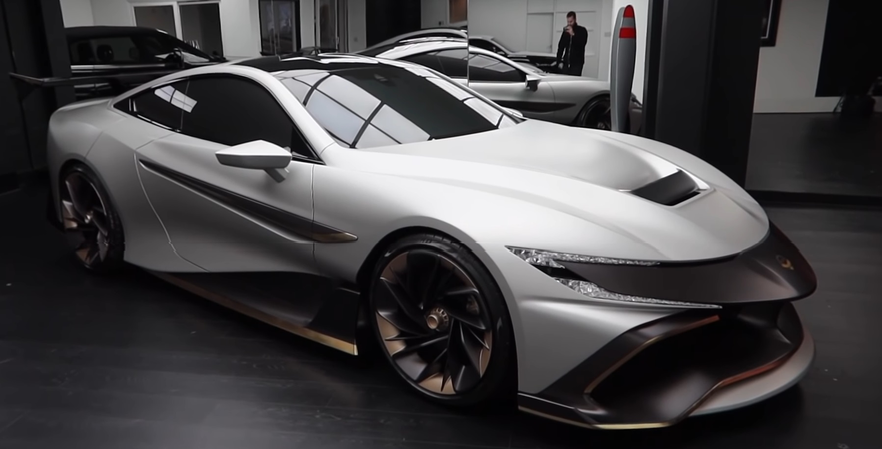 O companie auto va produce o „bestie” pentru familiști. Hypercarul va costa circa 1 milion de euro