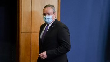 Prima tranșă de 10.000 de vaccinuri anti-COVID-19 ajunge în România pe 26 decembrie. Avertismentul transmis de CNCAV